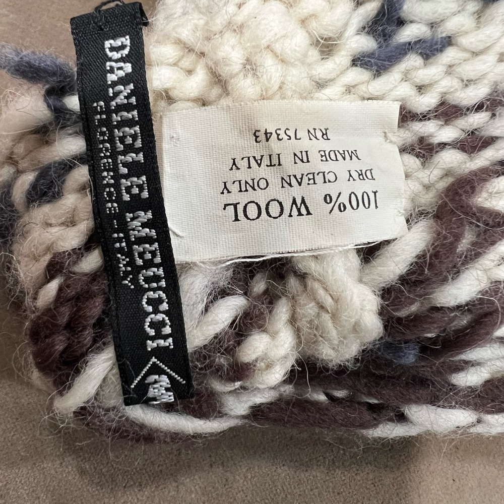 Vintage Knit Pom Pom Hat - Picture 3 of 3
